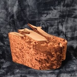 Elegant Velvet Platform Wedge Sandals - Brown